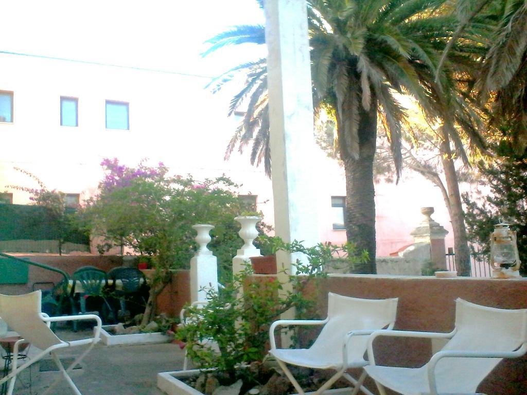 Вилла Residenza Via Roma 3 Ла-Маддалена Номер фото